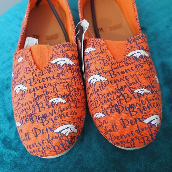 Denver Broncos NFL Slip On Shoes Womens Size XL 9-10 Orange Canvas Football  New - Picture 3 of 11